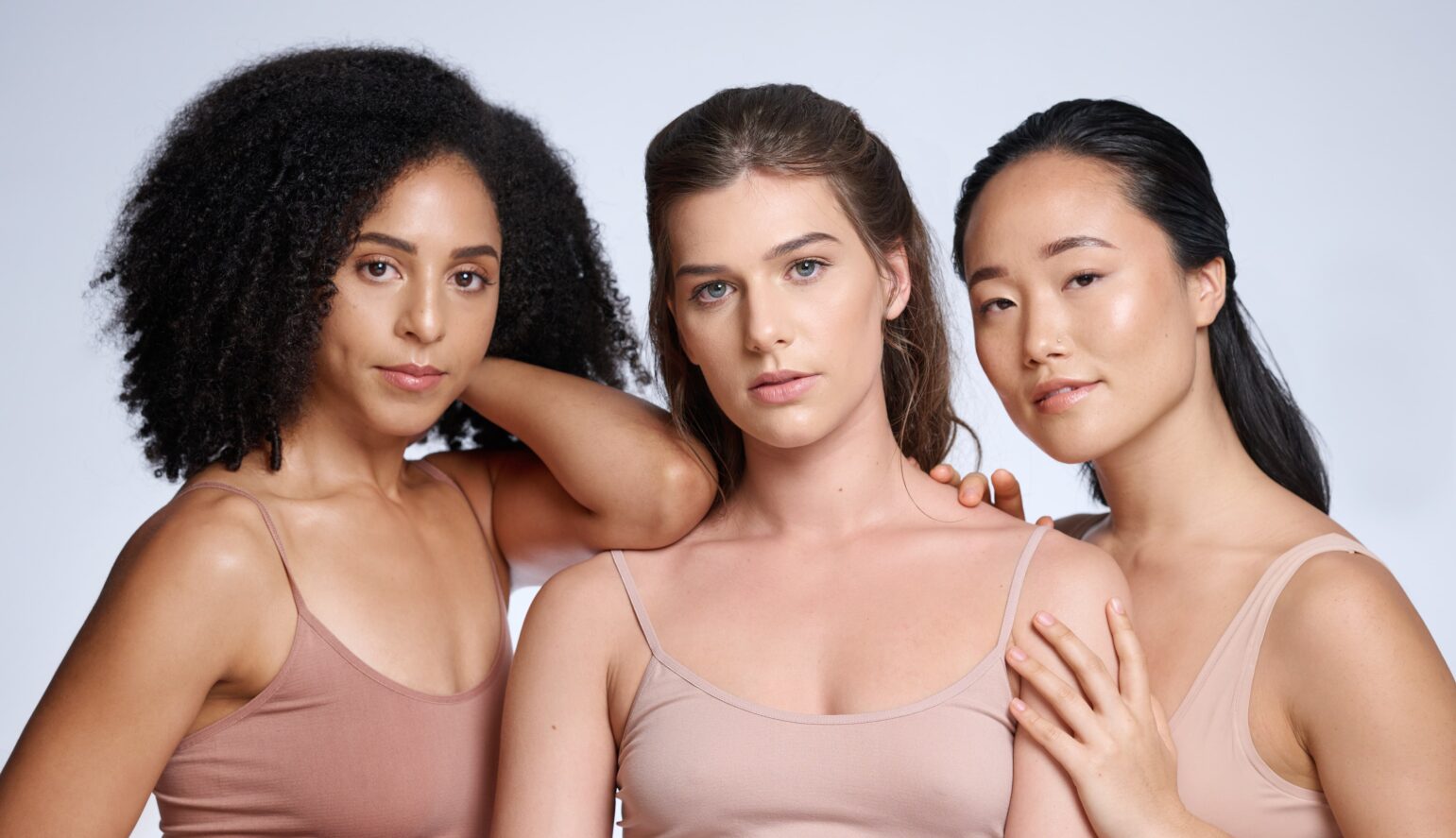 Trend Report Skincare three girls glowing skin
