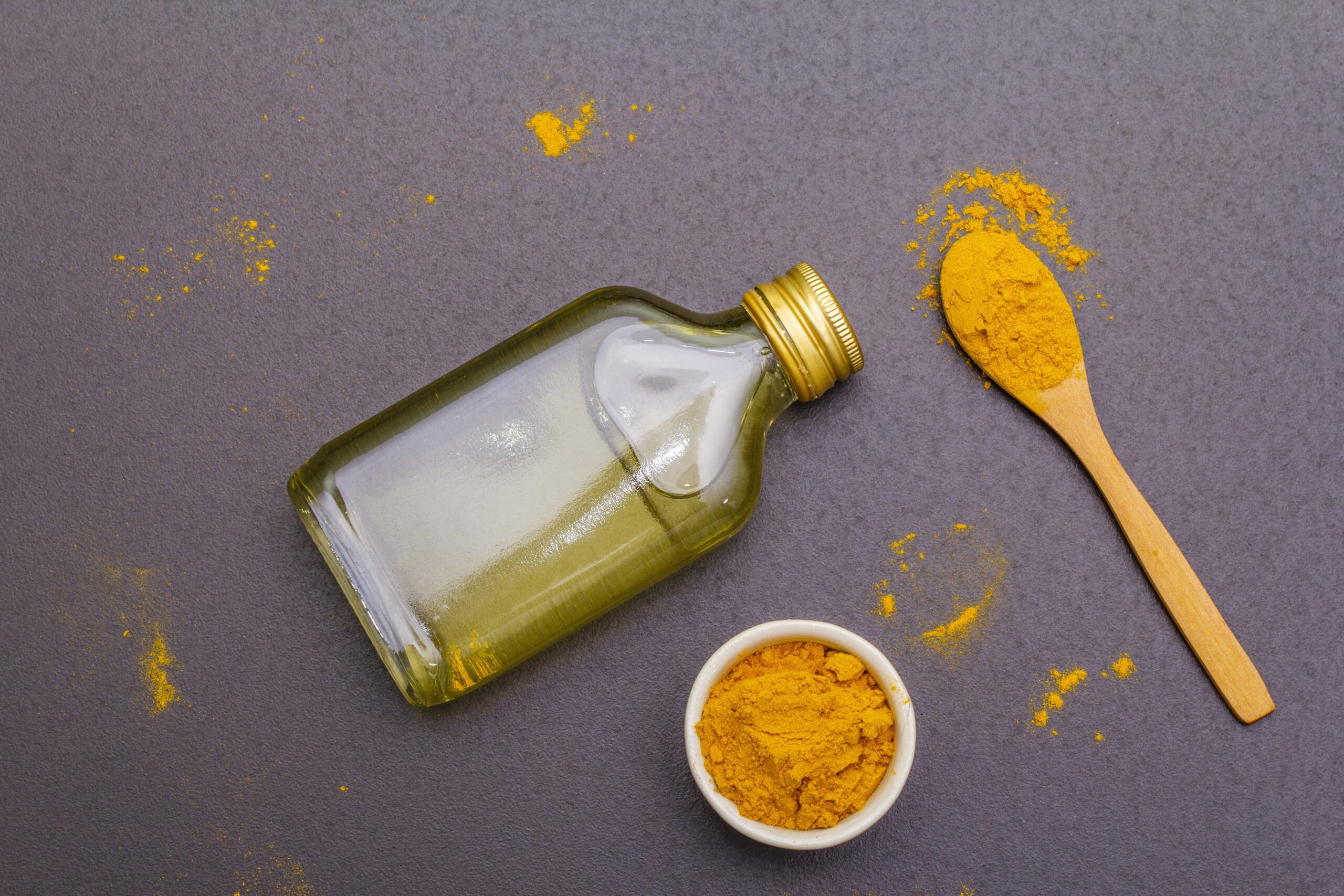 Turmeric oil and turmeric powder